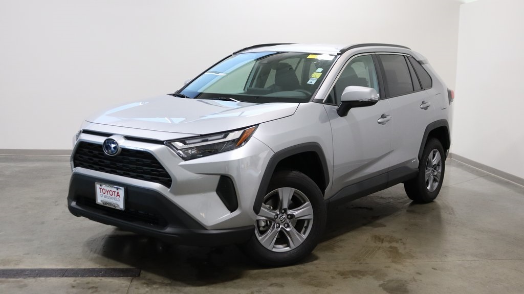 2022 Toyota RAV4 Hybrid XLE 3