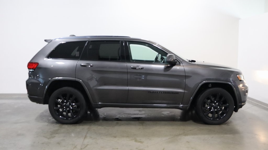 2021 Jeep Grand Cherokee Laredo X 8