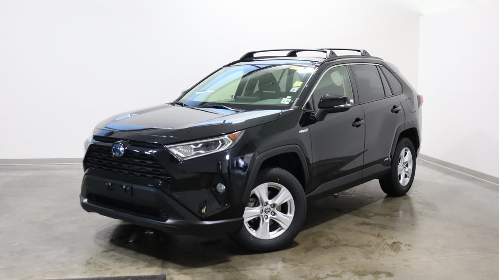 2021 Toyota RAV4 Hybrid XLE 3