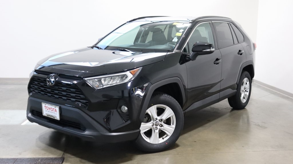 2021 Toyota RAV4 XLE 3