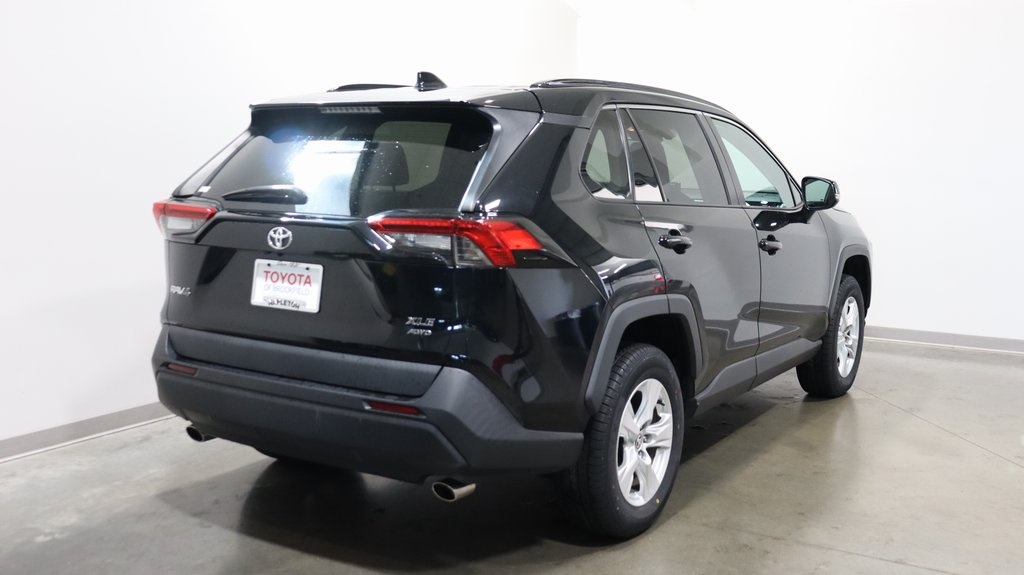 2021 Toyota RAV4 XLE 7