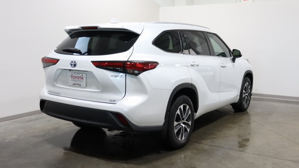 2022 Toyota Highlander Hybrid XLE 7