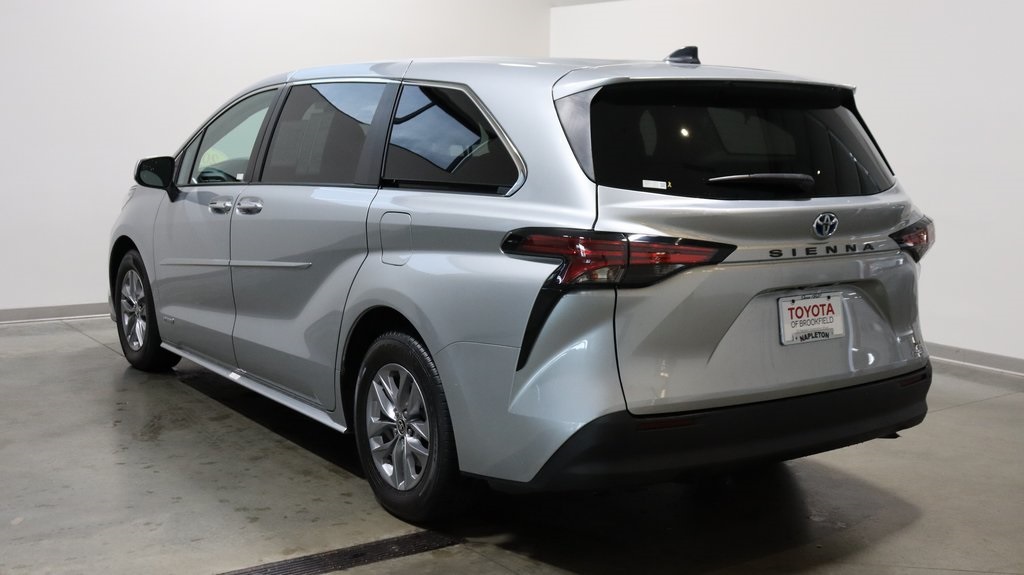 2021 Toyota Sienna XLE 5