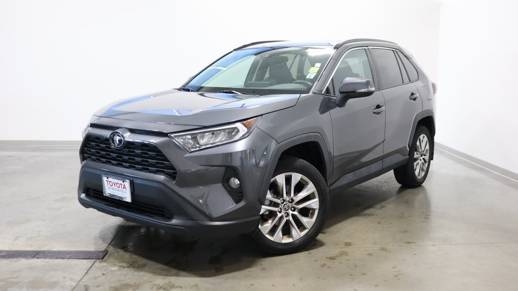 2021 Toyota RAV4 XLE Premium 3