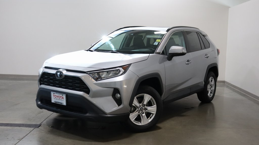 2021 Toyota RAV4 XLE 3