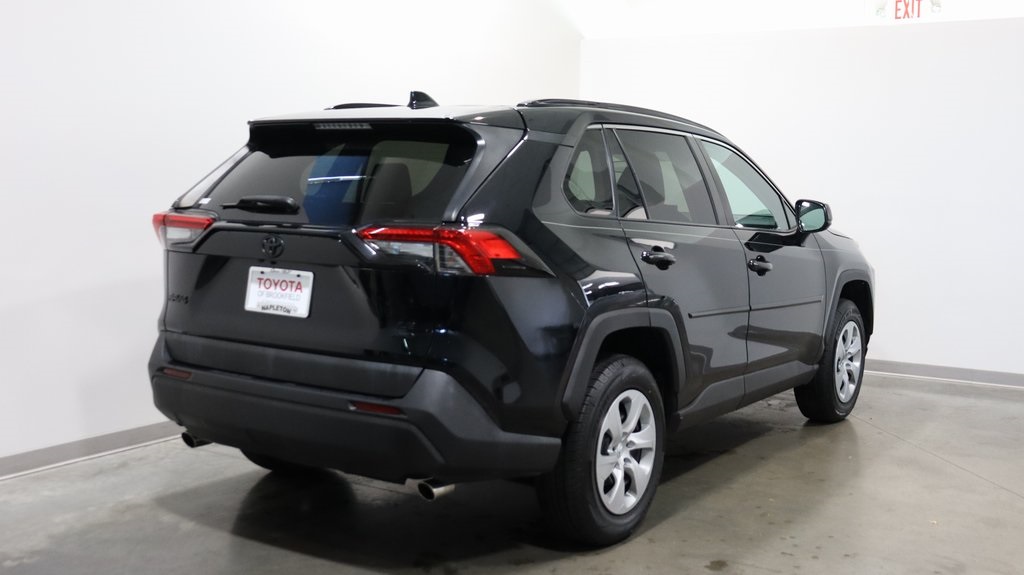 2021 Toyota RAV4 LE 7