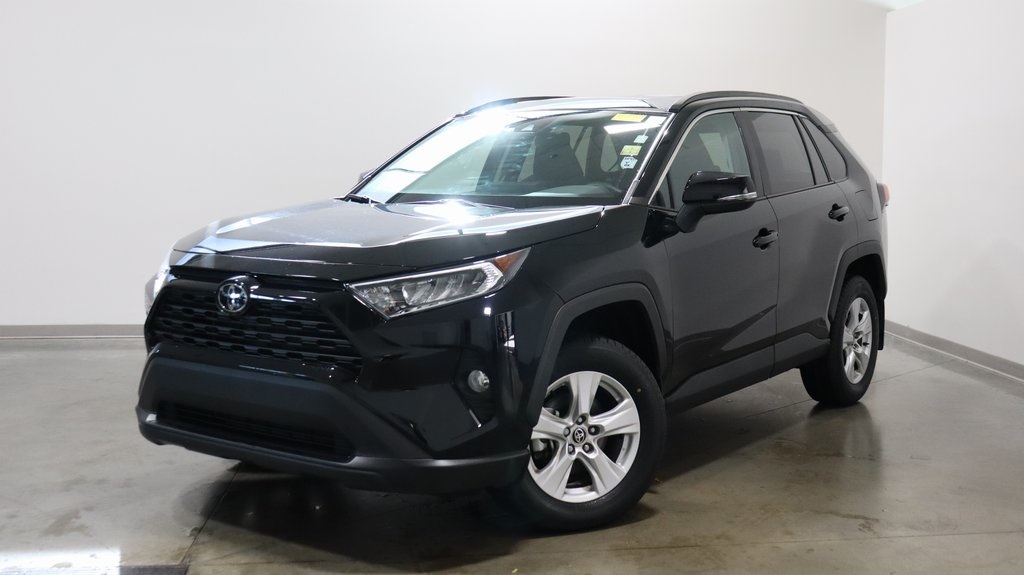 2021 Toyota RAV4 XLE 3