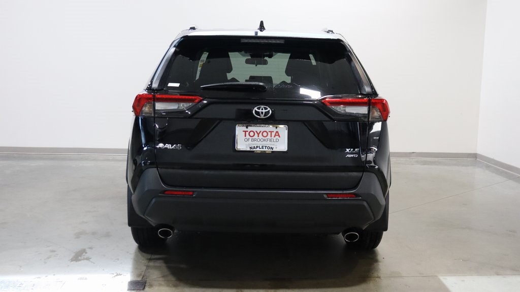 2021 Toyota RAV4 XLE 6