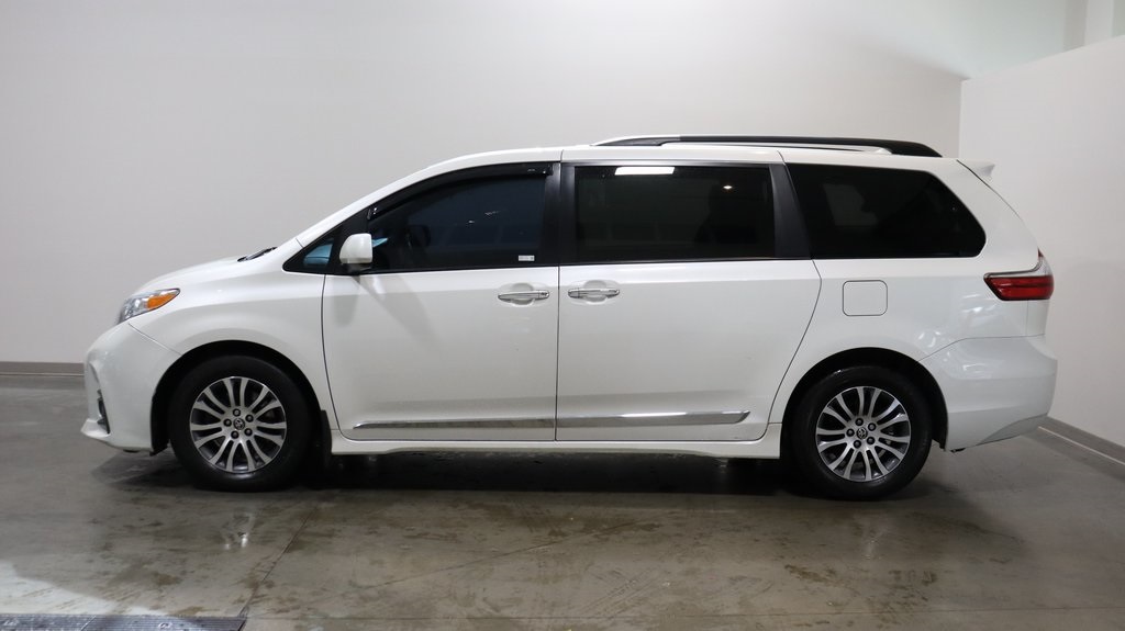 2020 Toyota Sienna XLE 4