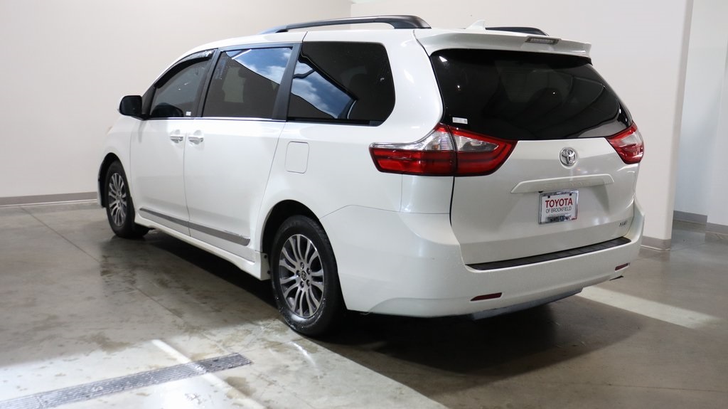 2020 Toyota Sienna XLE 5