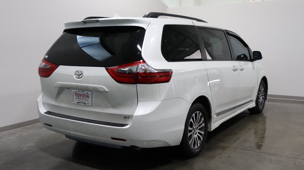 2020 Toyota Sienna XLE 7