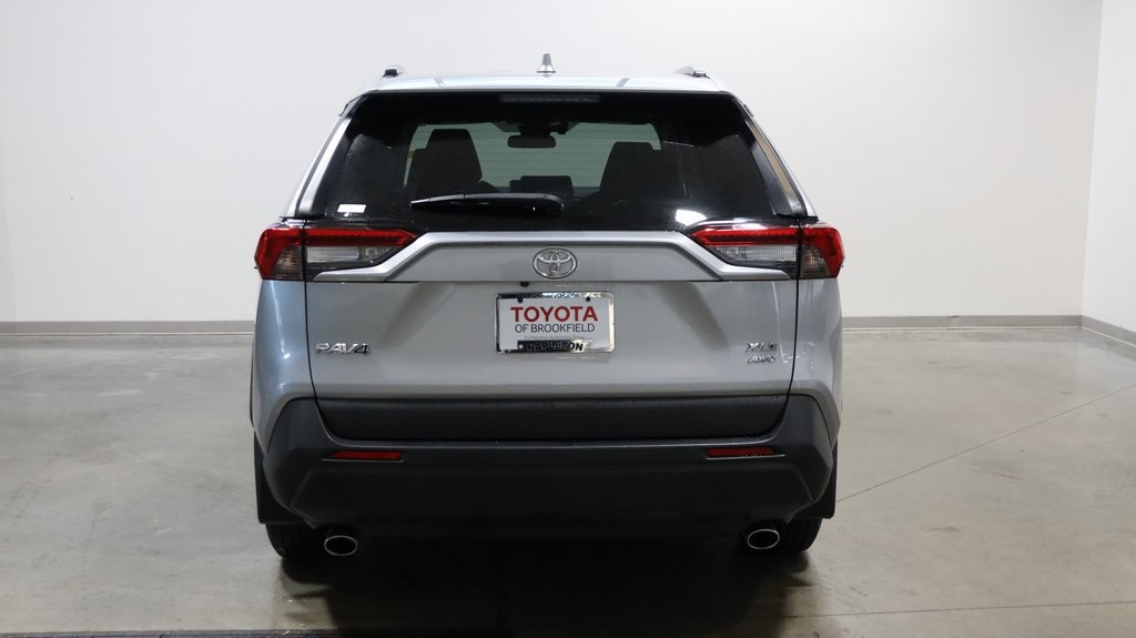 2019 Toyota RAV4 XLE 6