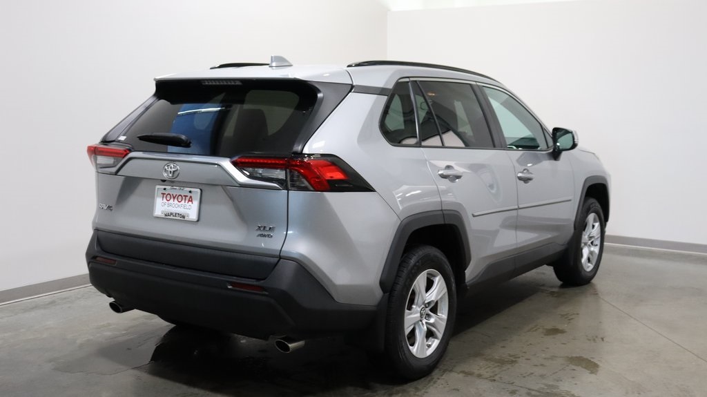 2019 Toyota RAV4 XLE 7