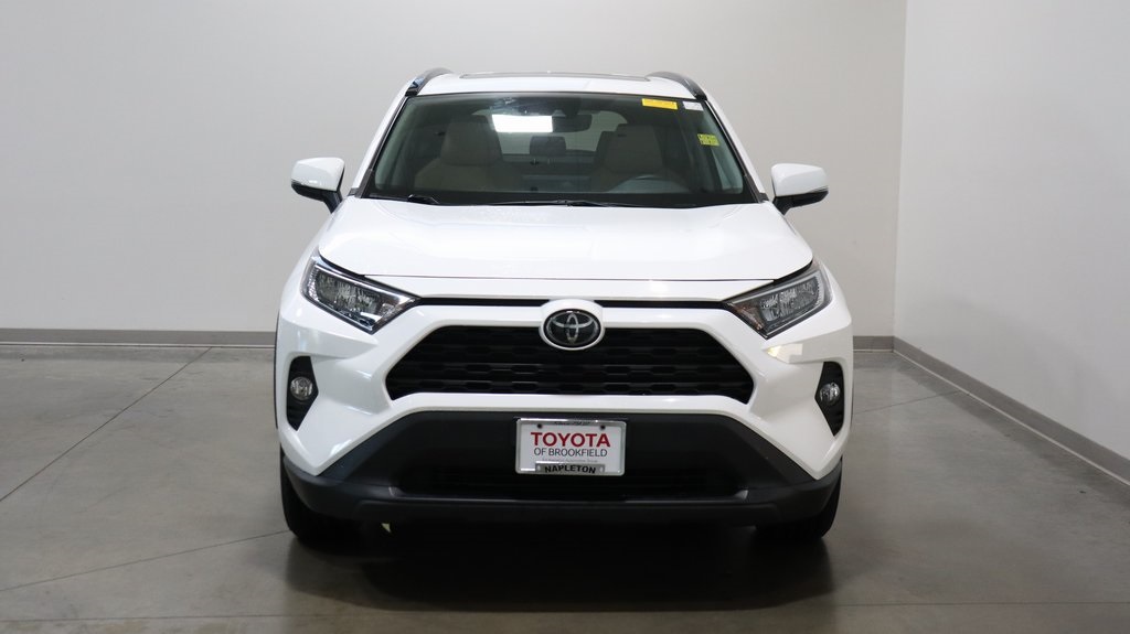 2021 Toyota RAV4 XLE 2