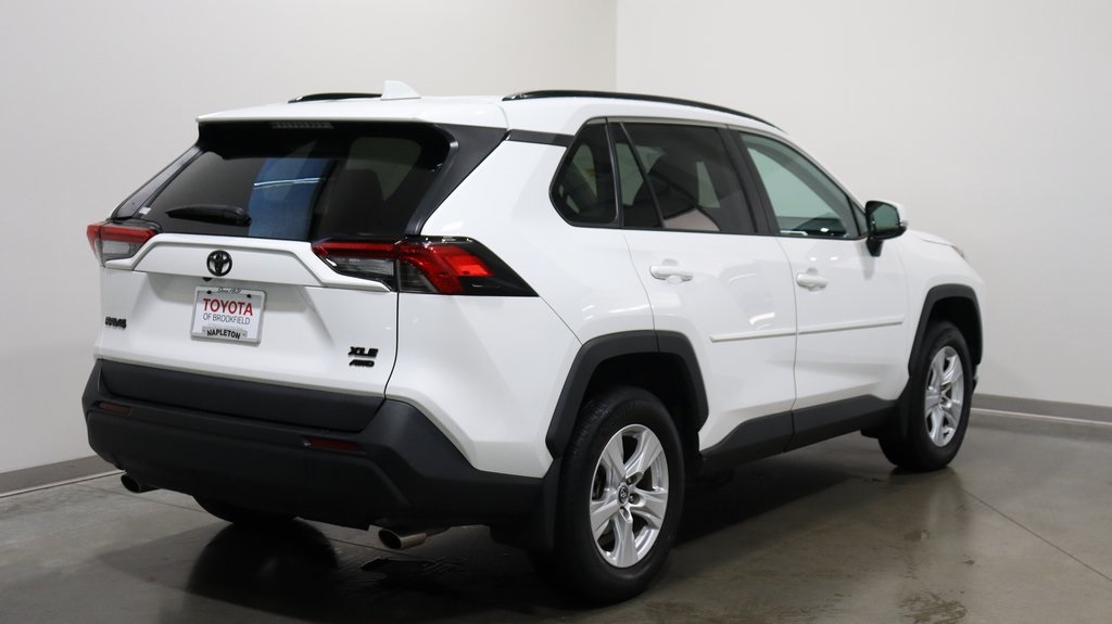 2021 Toyota RAV4 XLE 7