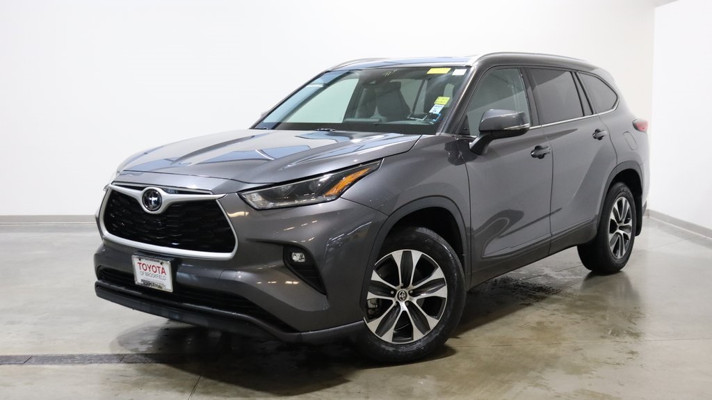 2021 Toyota Highlander XLE 3