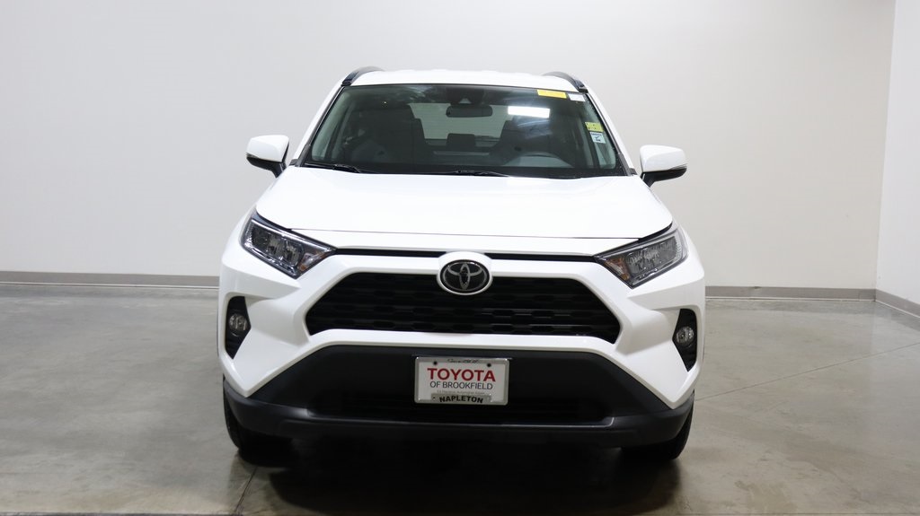 2021 Toyota RAV4 XLE 2