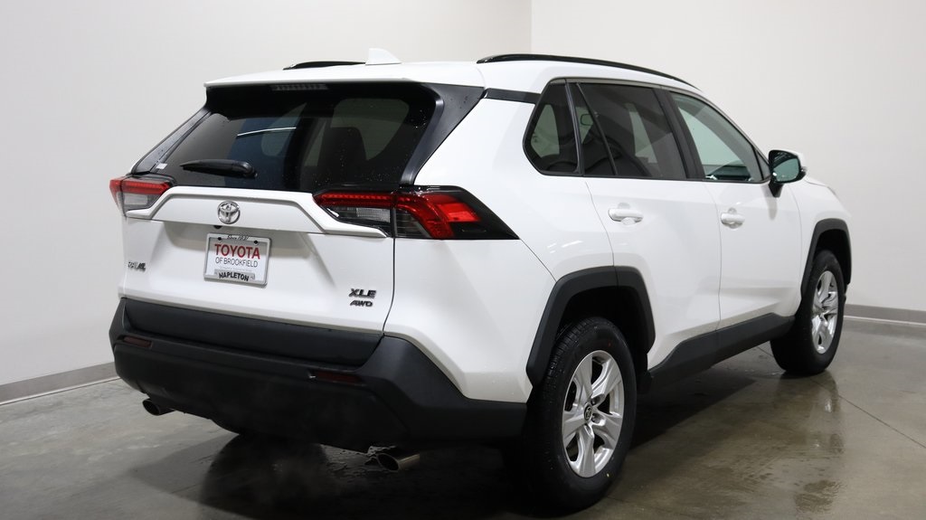 2021 Toyota RAV4 XLE 7