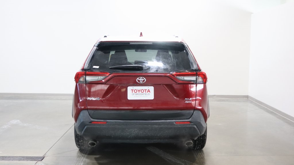 2019 Toyota RAV4 XLE 6