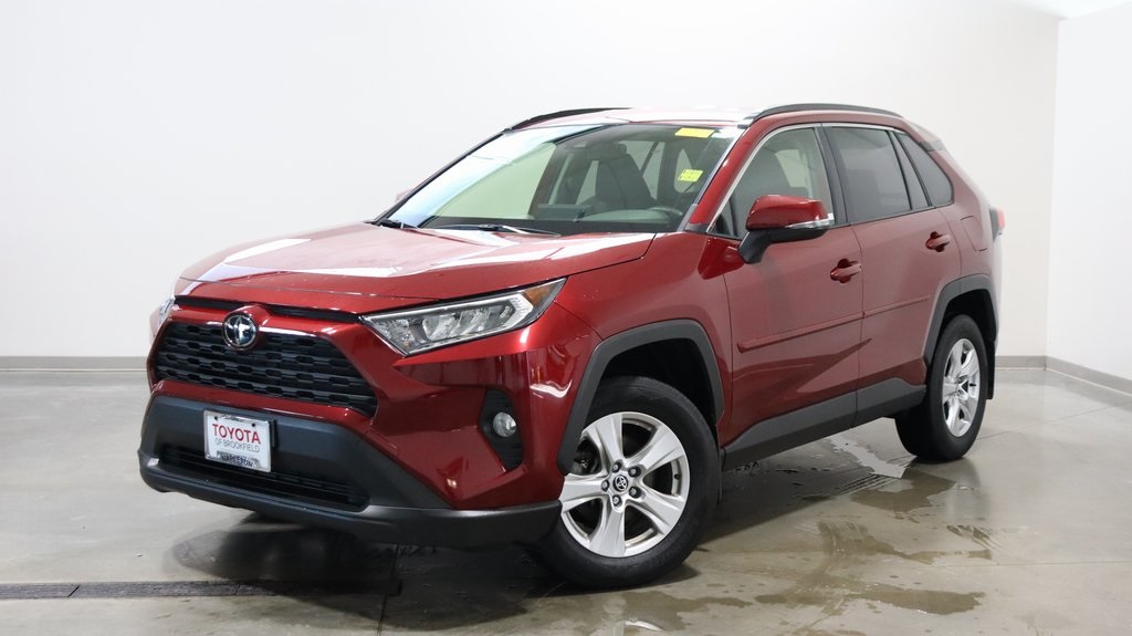 2021 Toyota RAV4 XLE 3