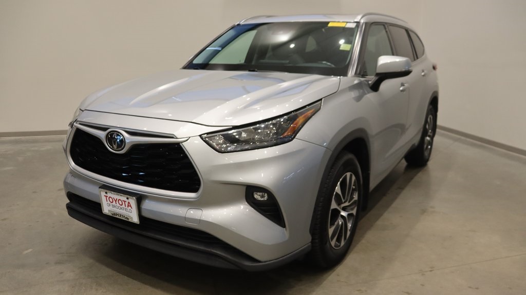 2020 Toyota Highlander XLE 3