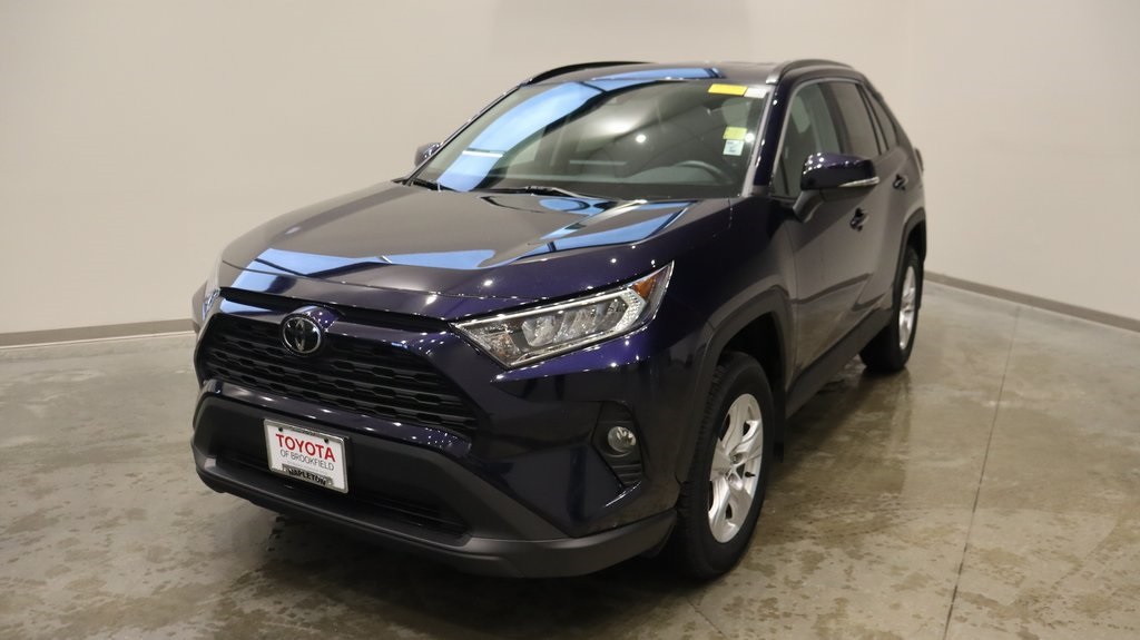 2020 Toyota RAV4 XLE 3