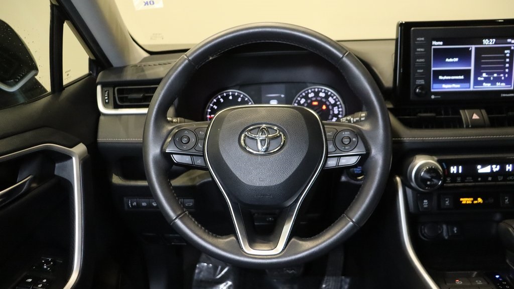 2020 Toyota RAV4 XLE 13