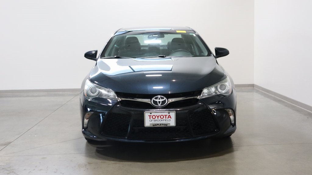 2016 Toyota Camry SE 2