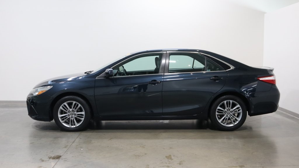 2016 Toyota Camry SE 4