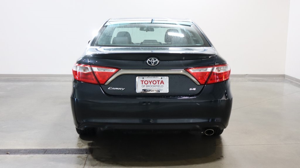 2016 Toyota Camry SE 6