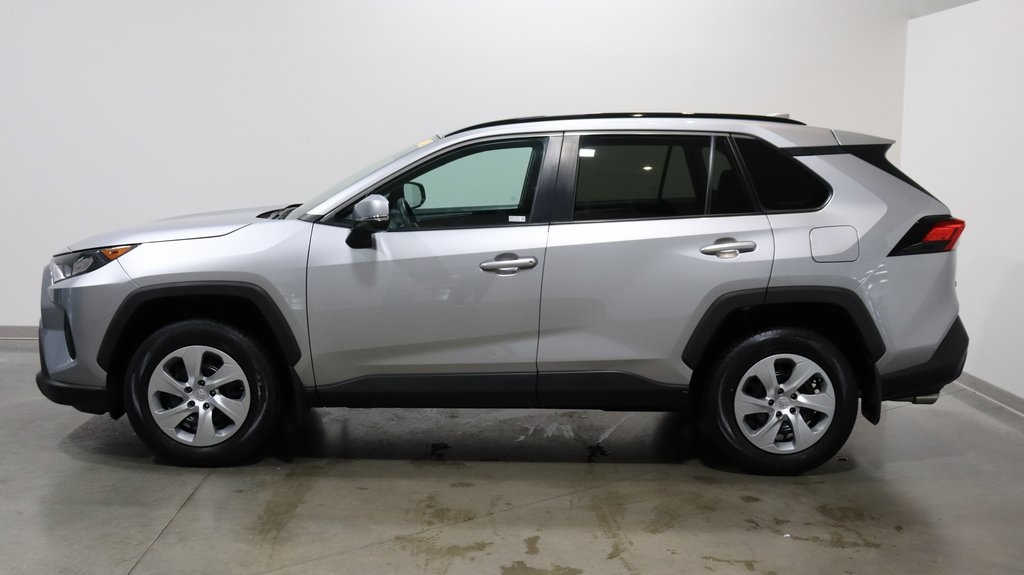 2021 Toyota RAV4 LE 4