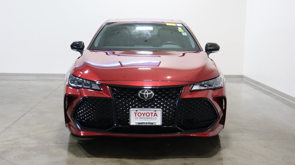 2019 Toyota Avalon XSE 2