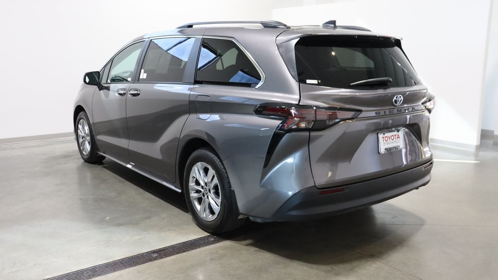 2024 Toyota Sienna XLE 5