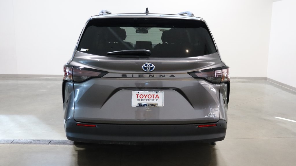 2024 Toyota Sienna XLE 6