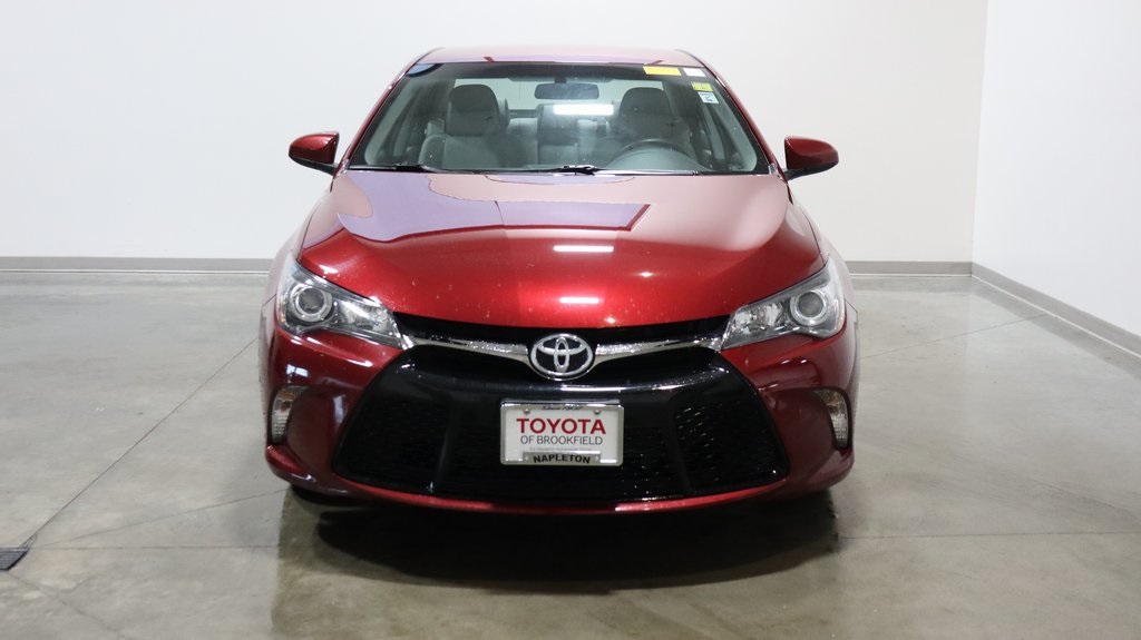 2017 Toyota Camry SE 2