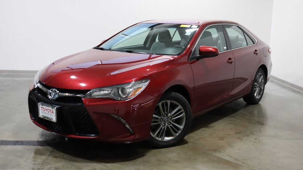 2017 Toyota Camry SE 3