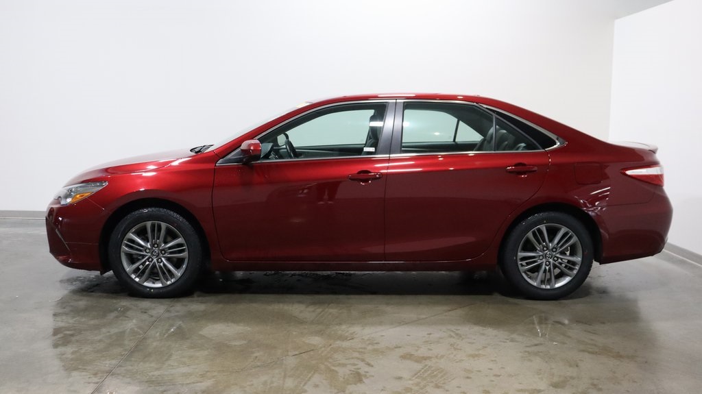 2017 Toyota Camry SE 4