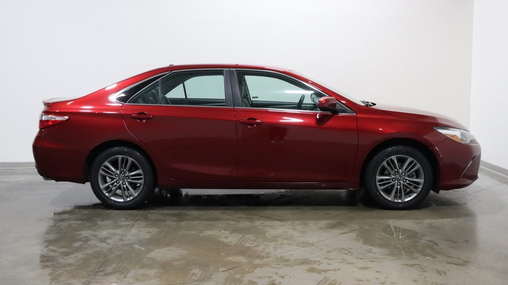 2017 Toyota Camry SE 8