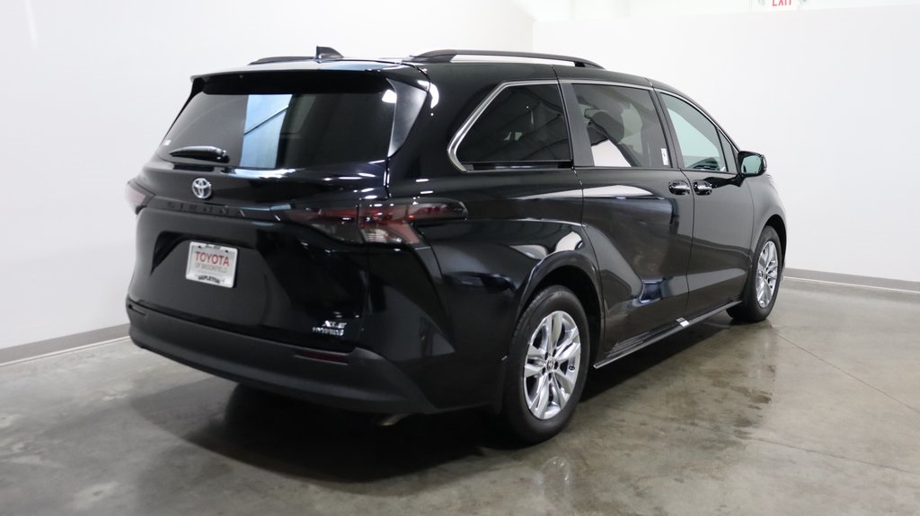 2024 Toyota Sienna XLE 7