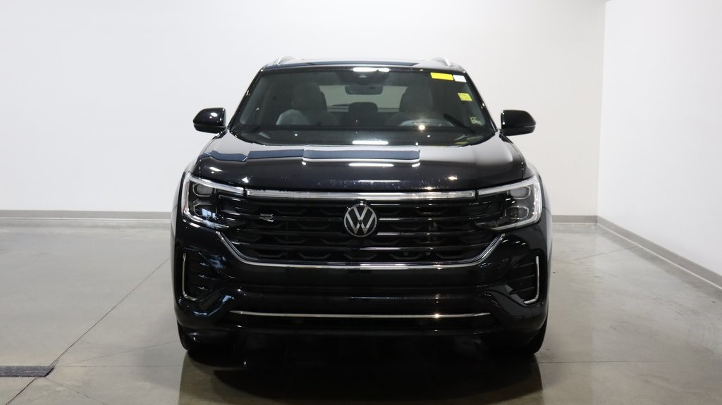 2024 Volkswagen Atlas Cross Sport 2.0T SEL R-Line 2