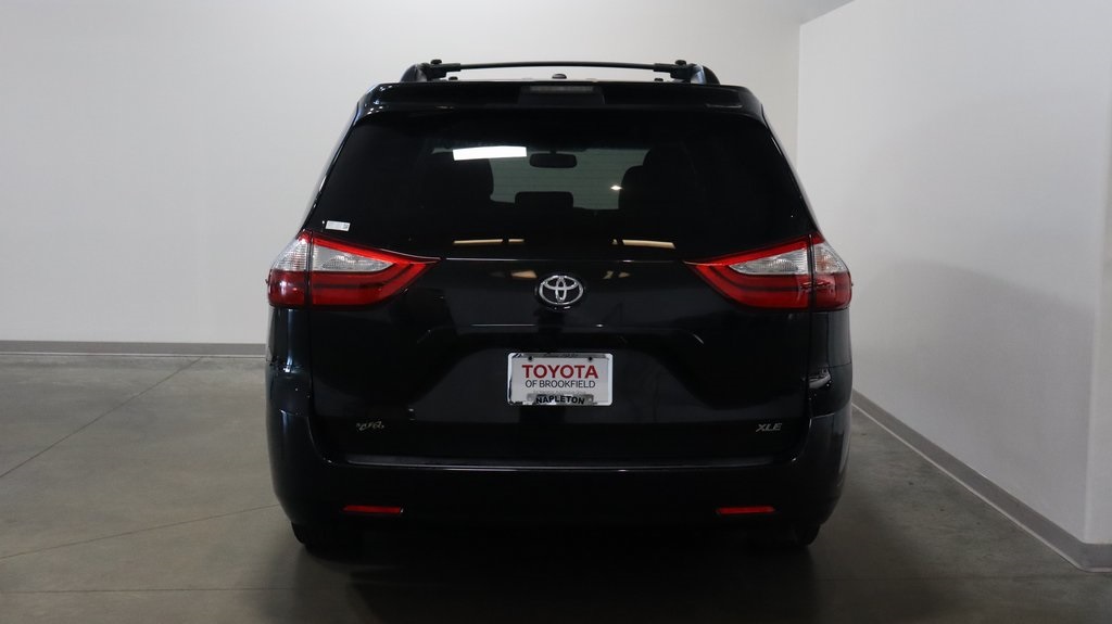 2015 Toyota Sienna XLE 6