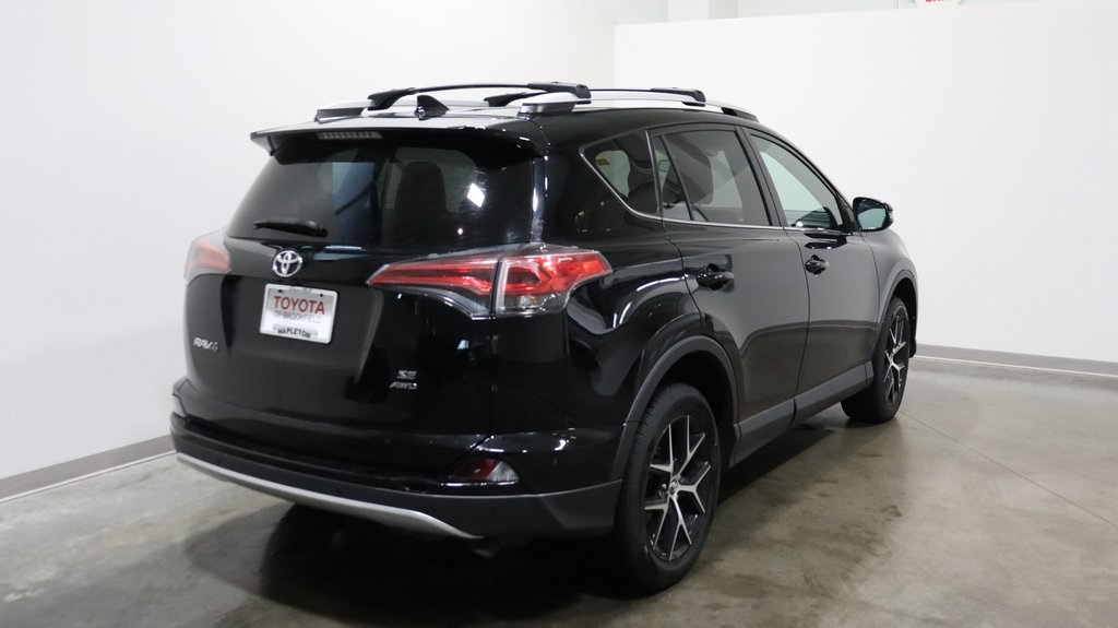 2016 Toyota RAV4 SE 7