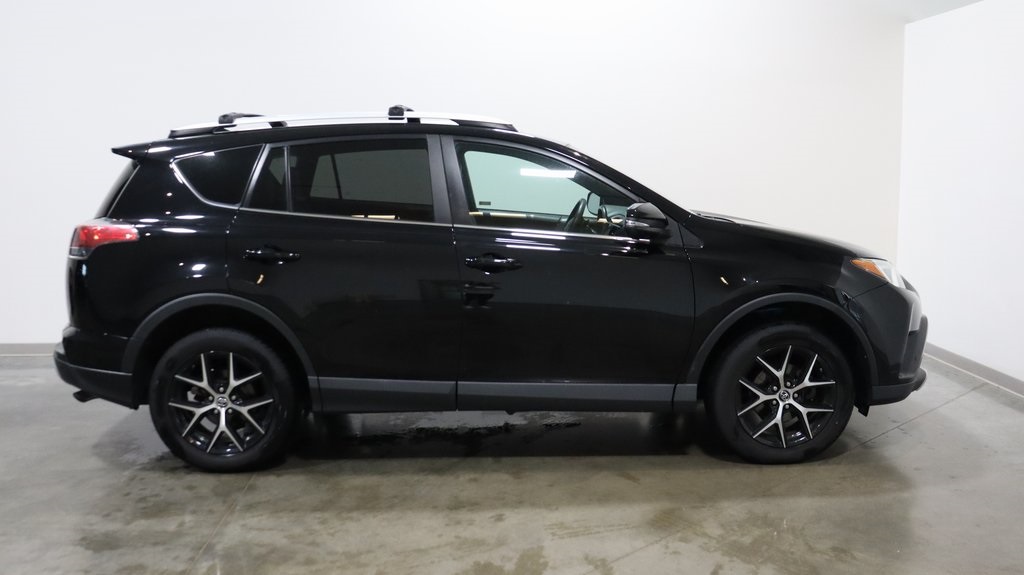 2016 Toyota RAV4 SE 8