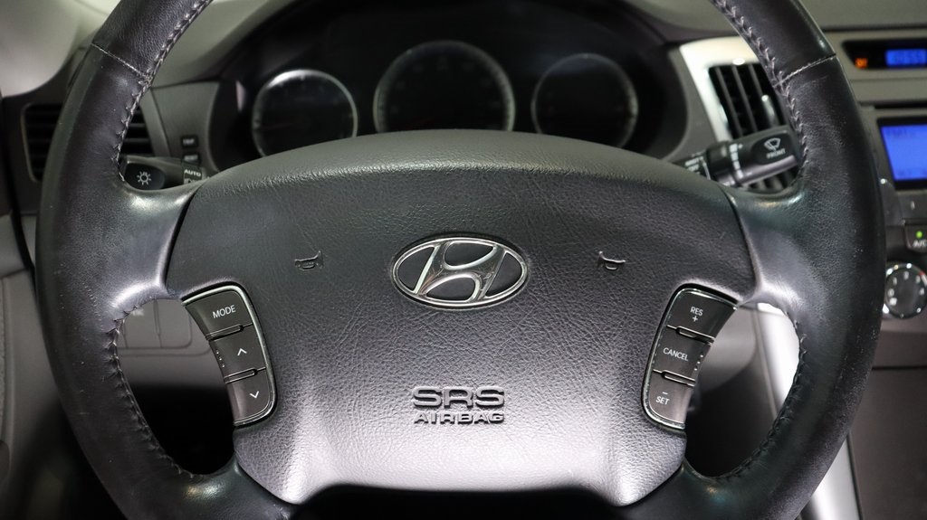 2009 Hyundai Sonata SE V6 12