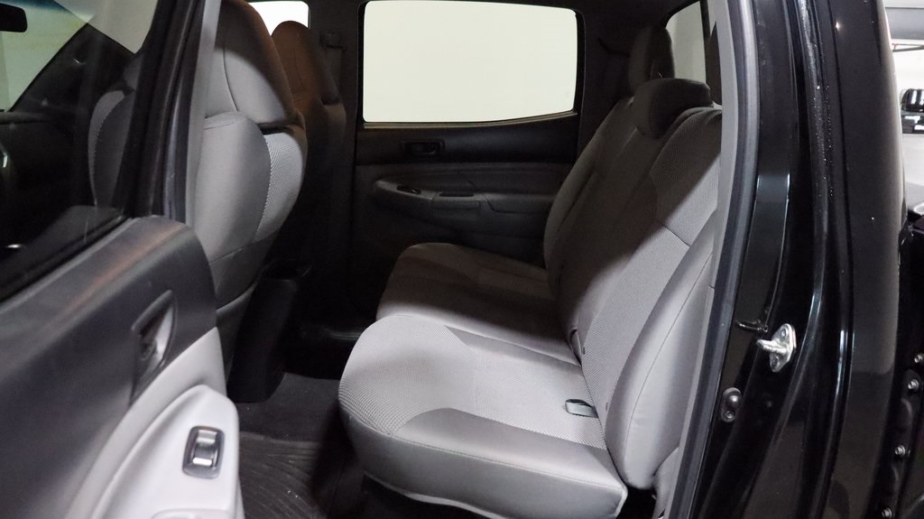 2015 Toyota Tacoma Base 22