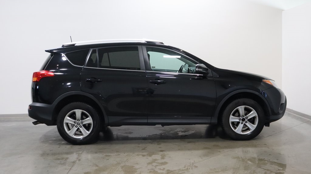 2015 Toyota RAV4 XLE 8