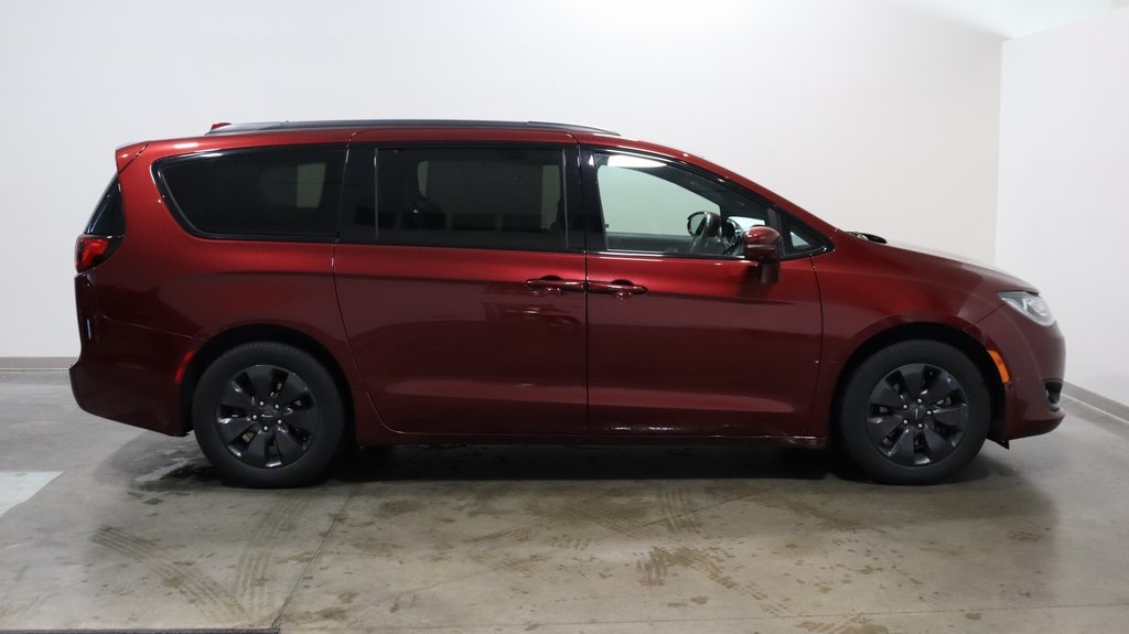 2020 Chrysler Pacifica Hybrid Limited 8