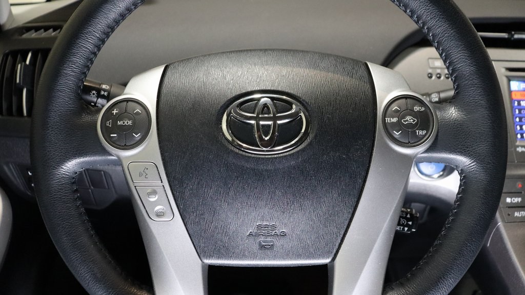 2015 Toyota Prius Five 12