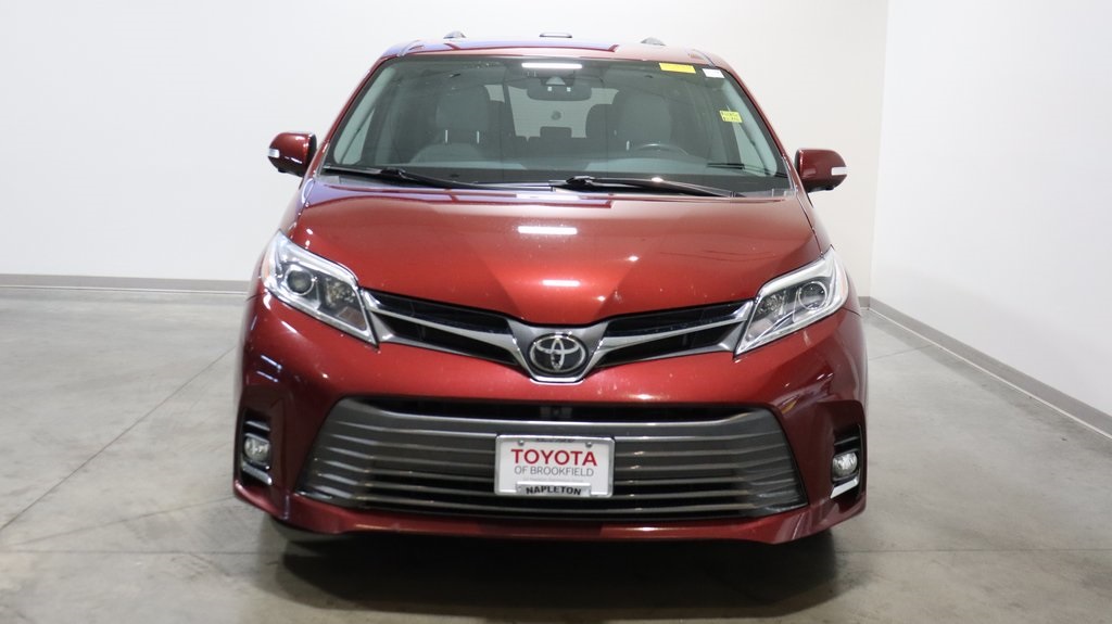 2019 Toyota Sienna Limited Premium 2