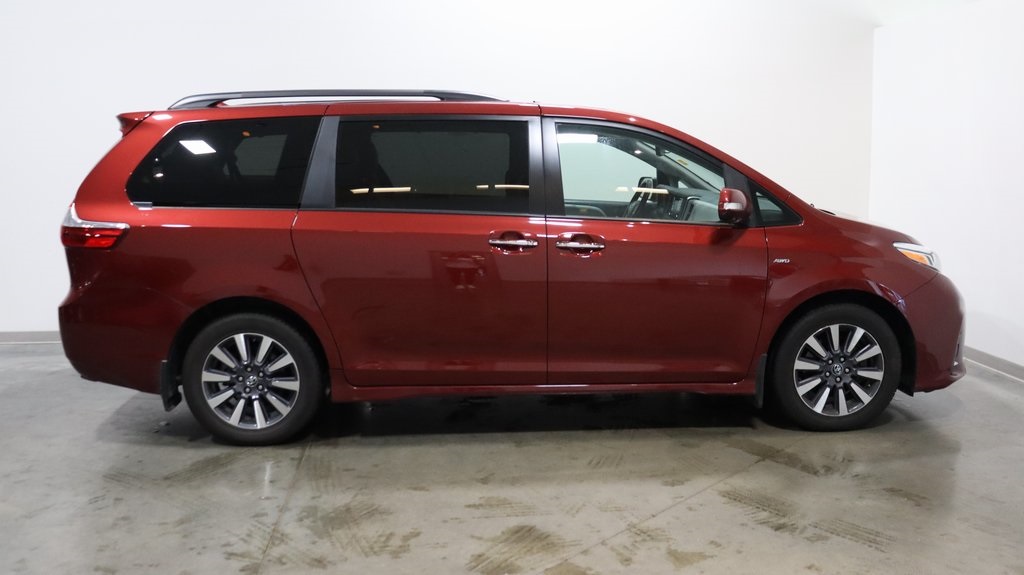 2019 Toyota Sienna Limited Premium 8